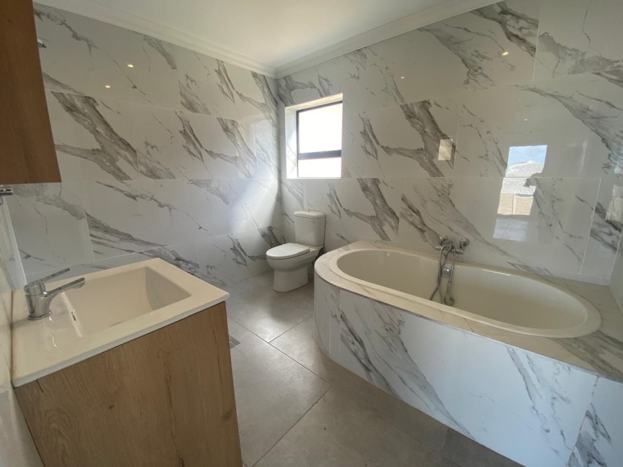 5 Bedroom Property for Sale in Dana Bay Western Cape